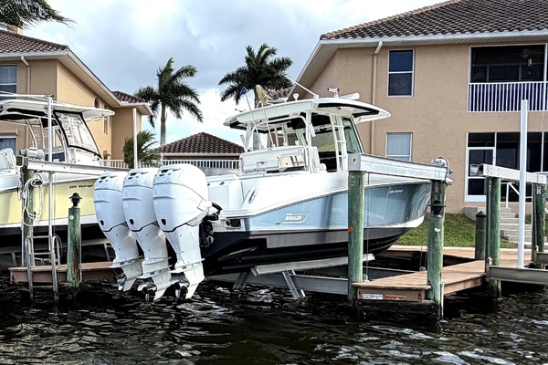35ft Boston Whaler Yacht For Sale