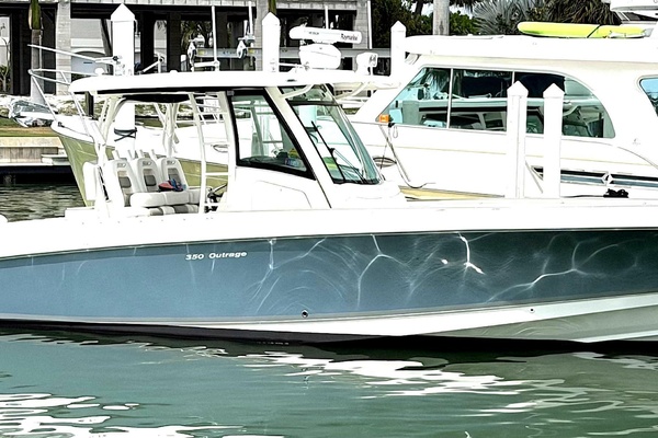 35ft Boston Whaler Yacht For Sale