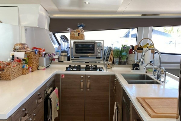 Bali 5.4 Yacht For Sale