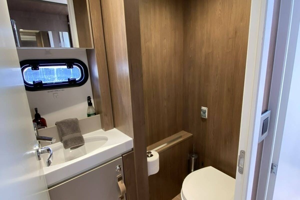 Bali 5.4 Yacht For Sale
