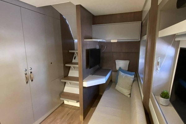 Bali 5.4 Yacht For Sale
