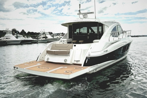 45' Cruisers Yachts