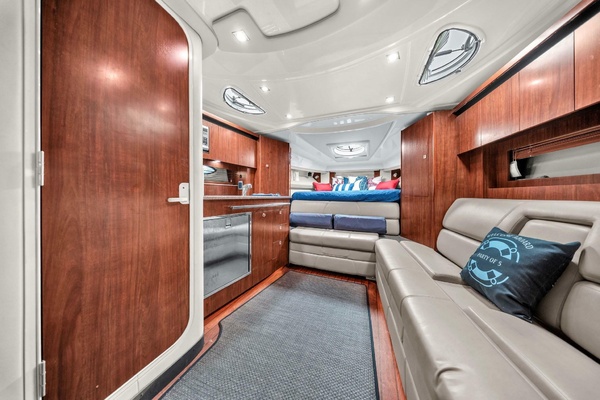 Party of 5 34ft Monterey Yacht For Sale