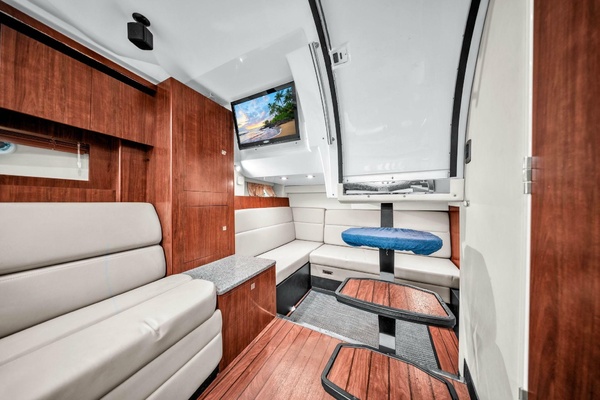 Party of 5 34ft Monterey Yacht For Sale