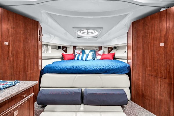 Party of 5 34ft Monterey Yacht For Sale