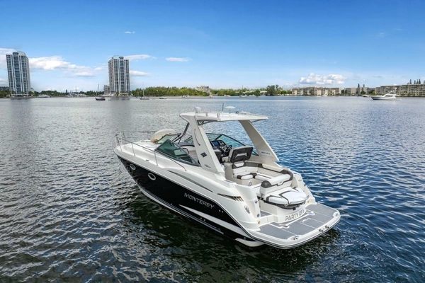 Photo of the 2014 Monterey 320 Sport Yacht "Party of 5"