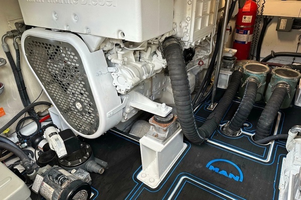 2013 Azimut 53