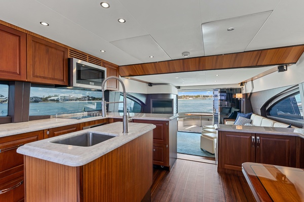 Elsewhere 61ft Hatteras Yacht For Sale