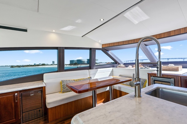 Elsewhere 61ft Hatteras Yacht For Sale