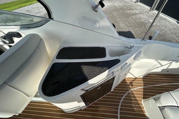 Love  amp  Luck 32ft Rinker Yacht For Sale