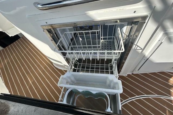 Love  amp  Luck 32ft Rinker Yacht For Sale