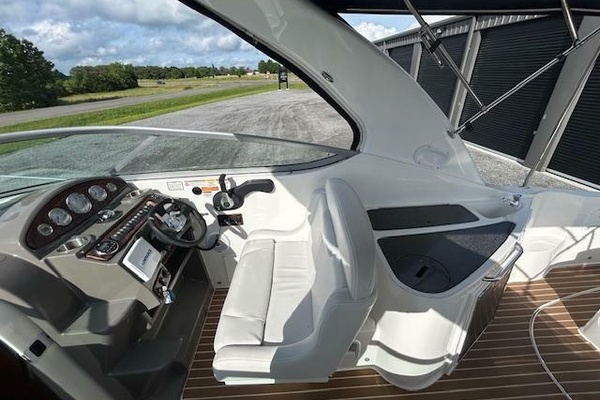 Love  amp  Luck 32ft Rinker Yacht For Sale