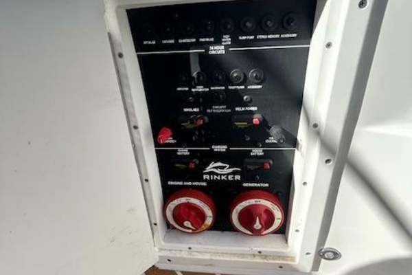 Love  amp  Luck 32ft Rinker Yacht For Sale