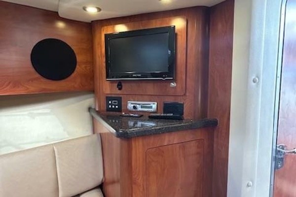 Love  amp  Luck 32ft Rinker Yacht For Sale