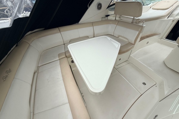 2013 Sea Ray 35