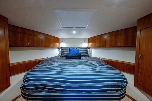 Cabo 44 Hardtop Express Yacht For Sale