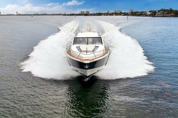 2012 Fairline 58