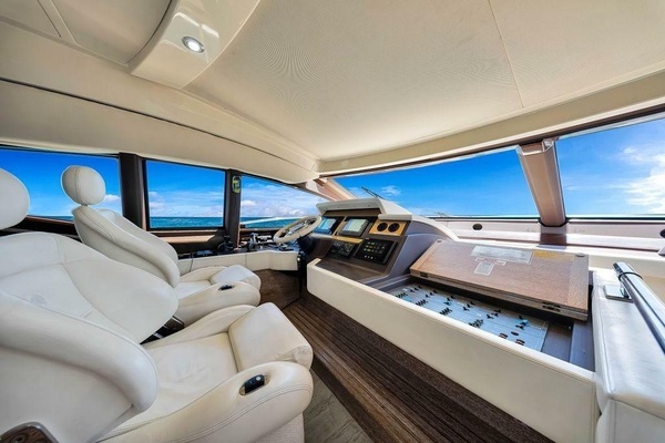 2011 Azimut 70