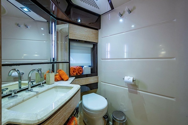 2011 Azimut 70