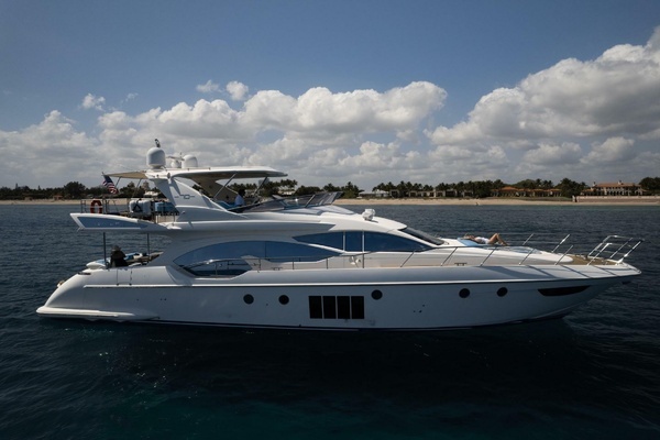 2011 Azimut 70