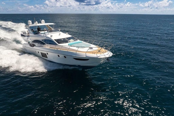 2011 Azimut 70