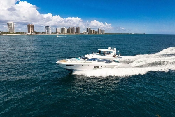 2011 Azimut 70