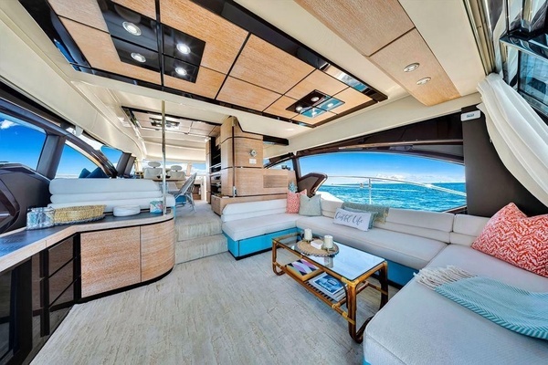 2011 Azimut 70