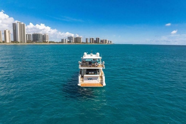 2011 Azimut 70