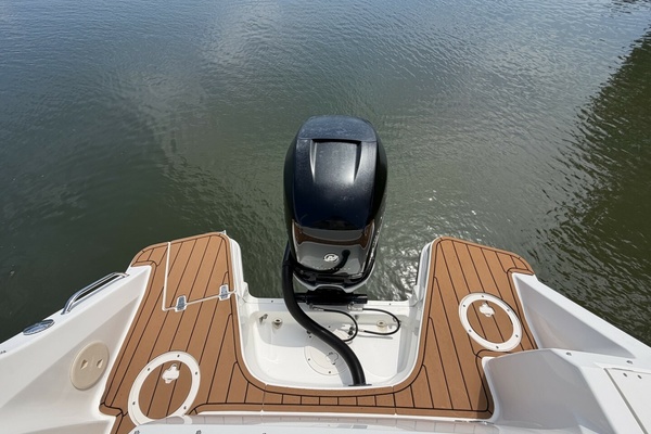 24ft Boston Whaler Yacht For Sale
