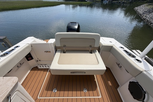 24ft Boston Whaler Yacht For Sale