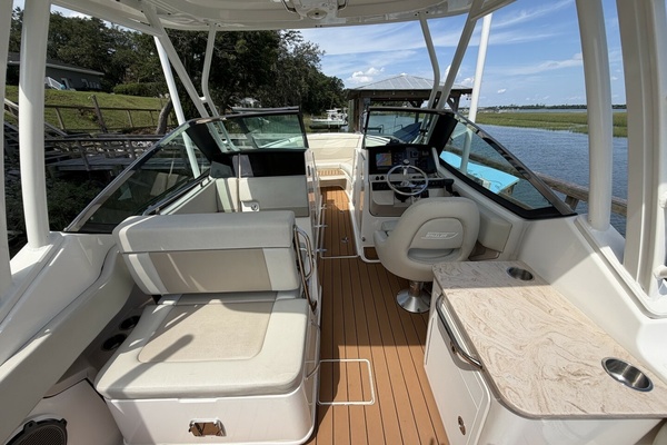 24ft Boston Whaler Yacht For Sale