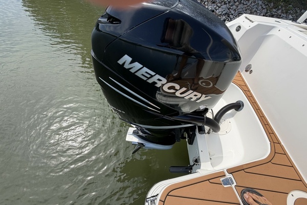 24ft Boston Whaler Yacht For Sale