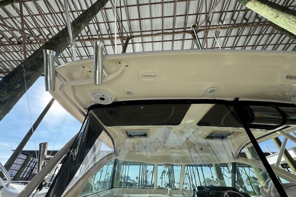 2011 Pursuit 37