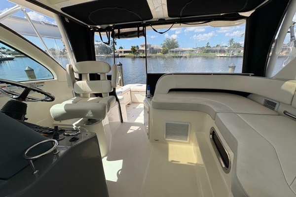 2011 Pursuit 39