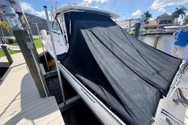 2011 Pursuit 39