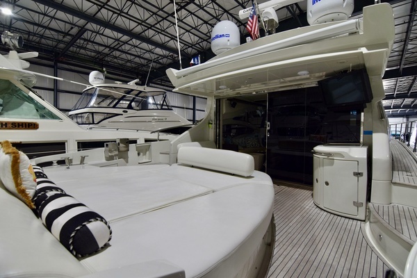 2010 Azimut 62