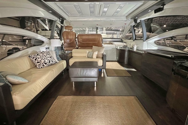 2010 Azimut 62