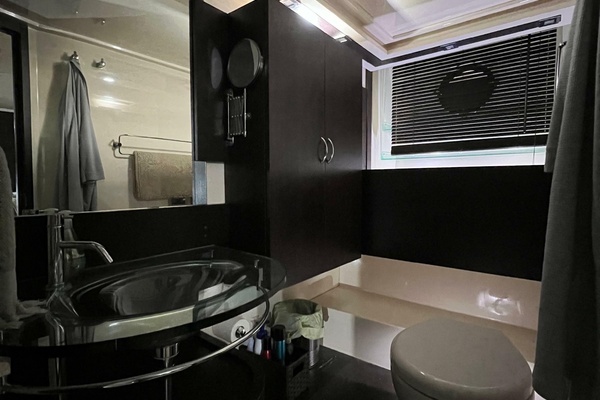 2010 Azimut 62