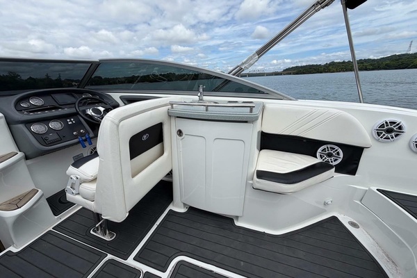 29ft Cobalt Yacht For Sale