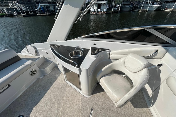 30ft Crownline Yacht For Sale