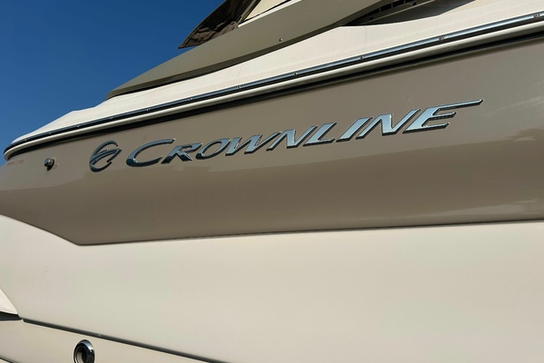 30ft Crownline Yacht For Sale