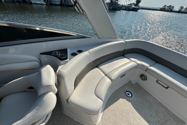 30ft Crownline Yacht For Sale