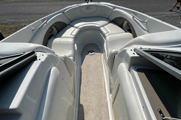 30ft Crownline Yacht For Sale