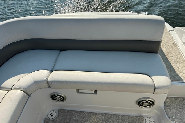 30ft Crownline Yacht For Sale