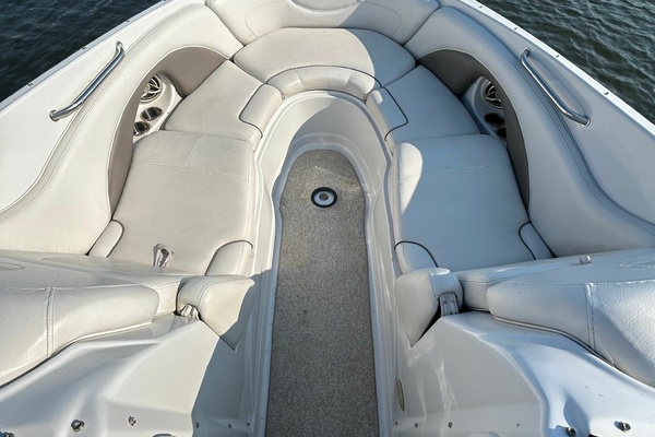 30ft Crownline Yacht For Sale