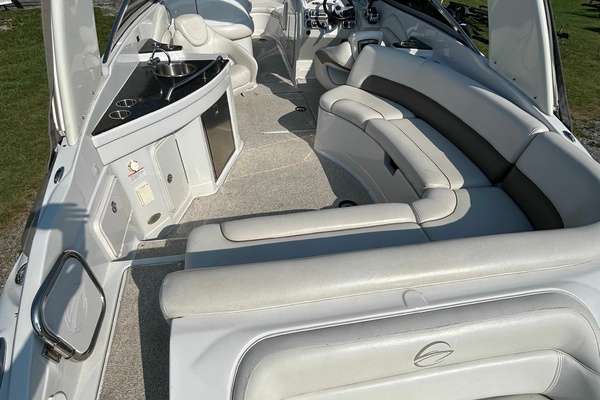 30ft Crownline Yacht For Sale