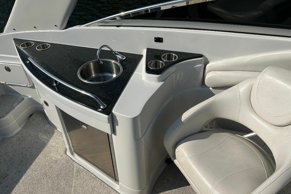 30ft Crownline Yacht For Sale