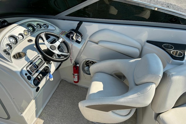 30ft Crownline Yacht For Sale