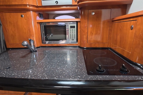 37ft Four Winns Yacht For Sale
