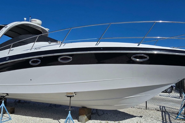 37ft Four Winns Yacht For Sale